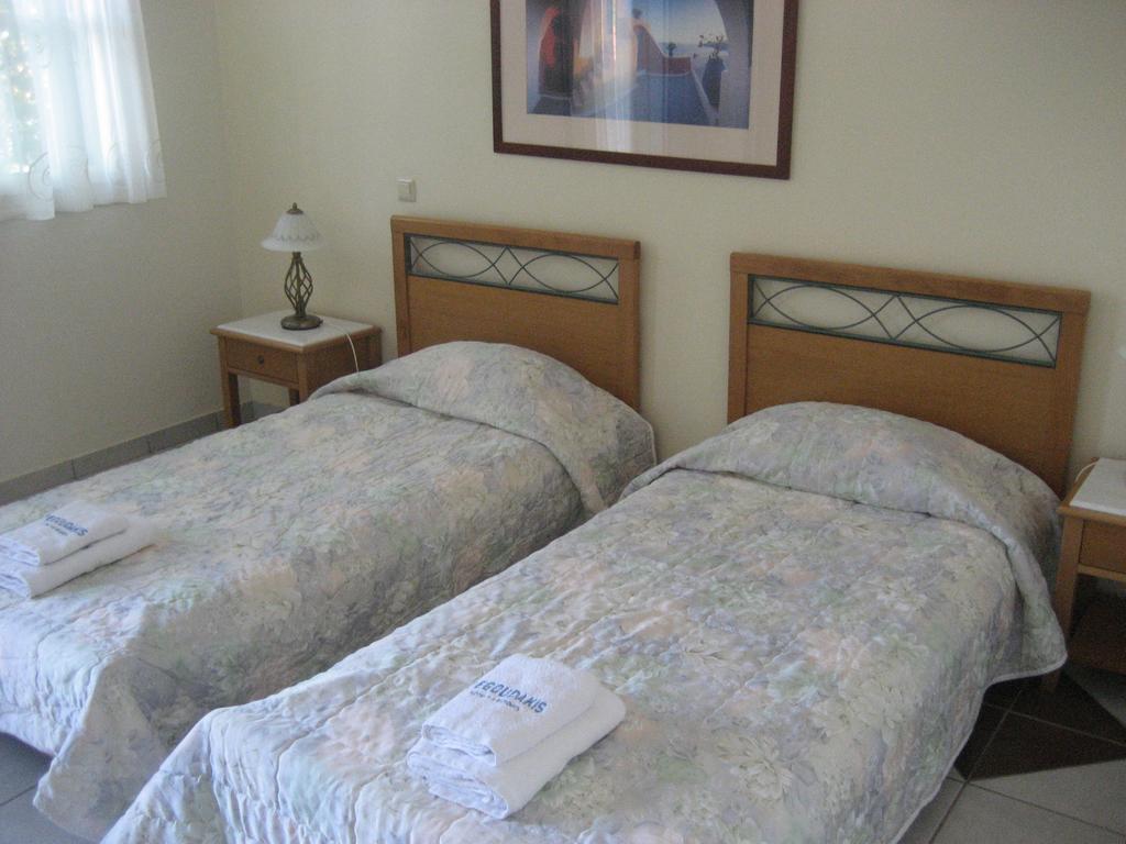 Kyveli Hotel Apartments Vrontados Экстерьер фото