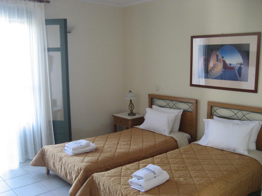 Kyveli Hotel Apartments Vrontados Экстерьер фото