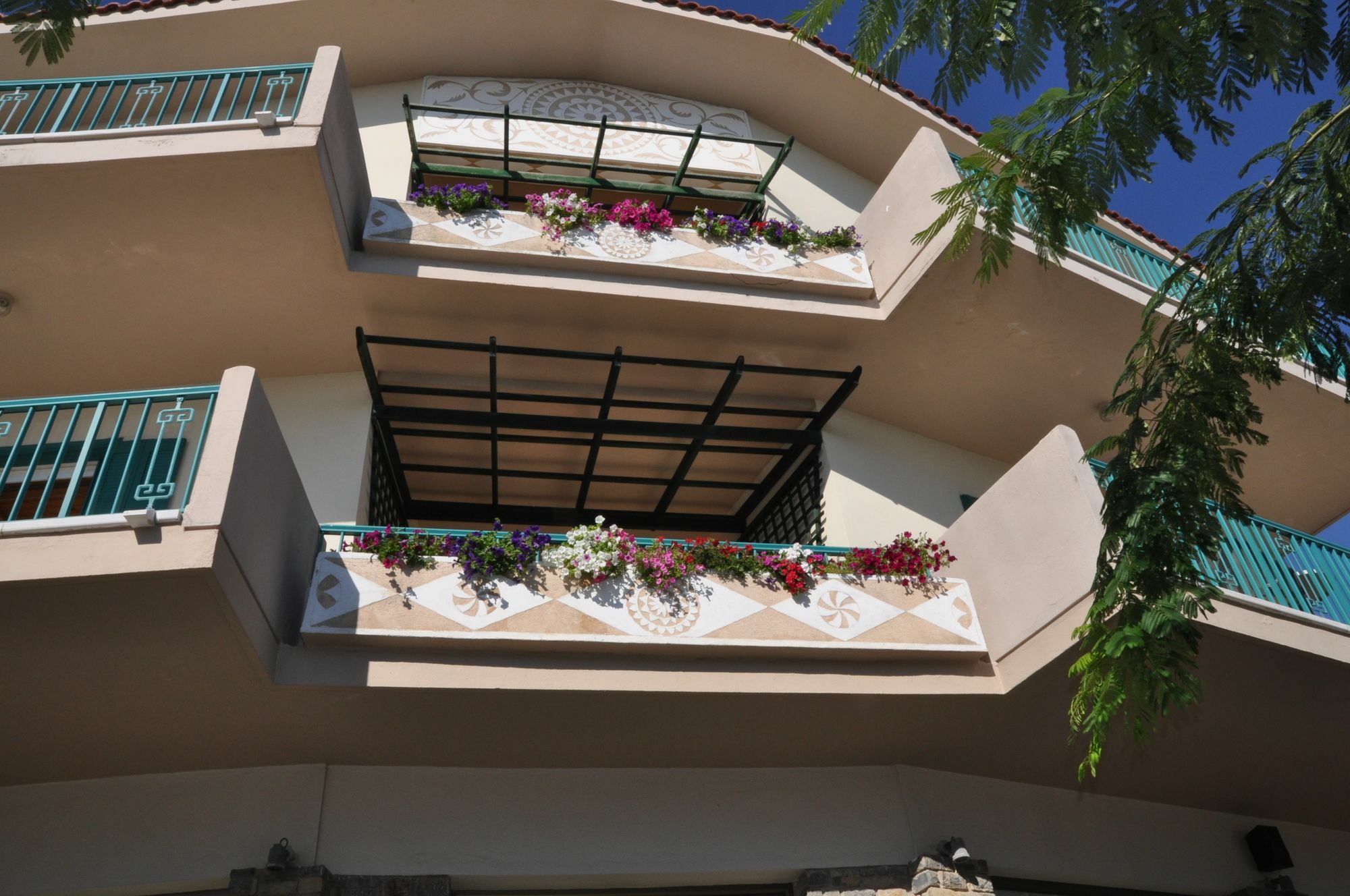 Kyveli Hotel Apartments Vrontados Экстерьер фото